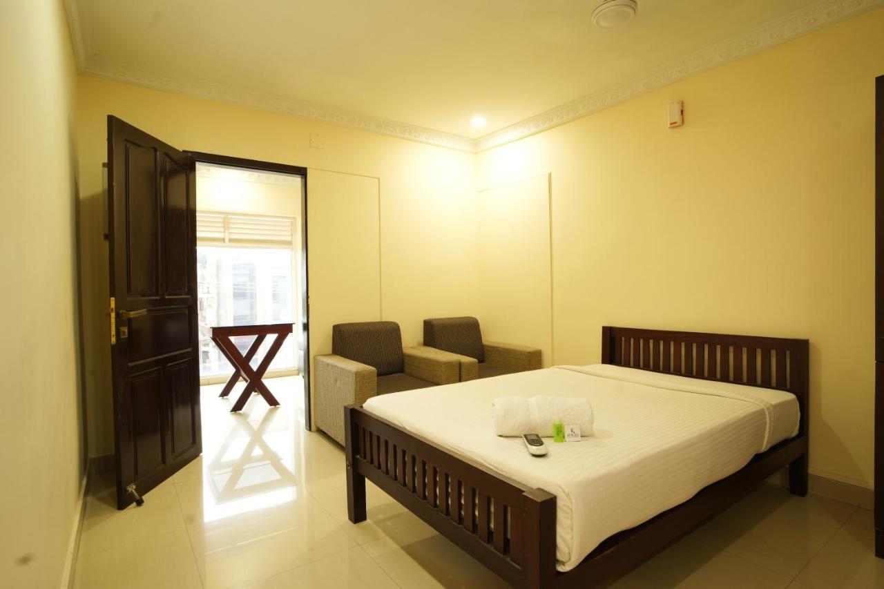 K V Suites Kochi Esterno foto