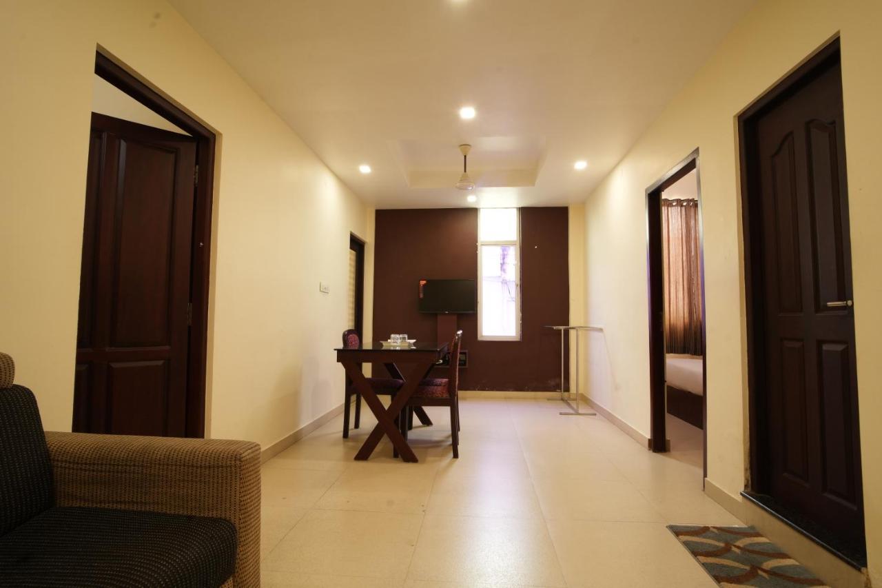 K V Suites Kochi Esterno foto