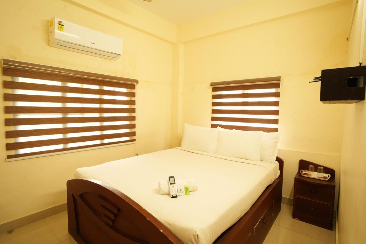 K V Suites Kochi Esterno foto