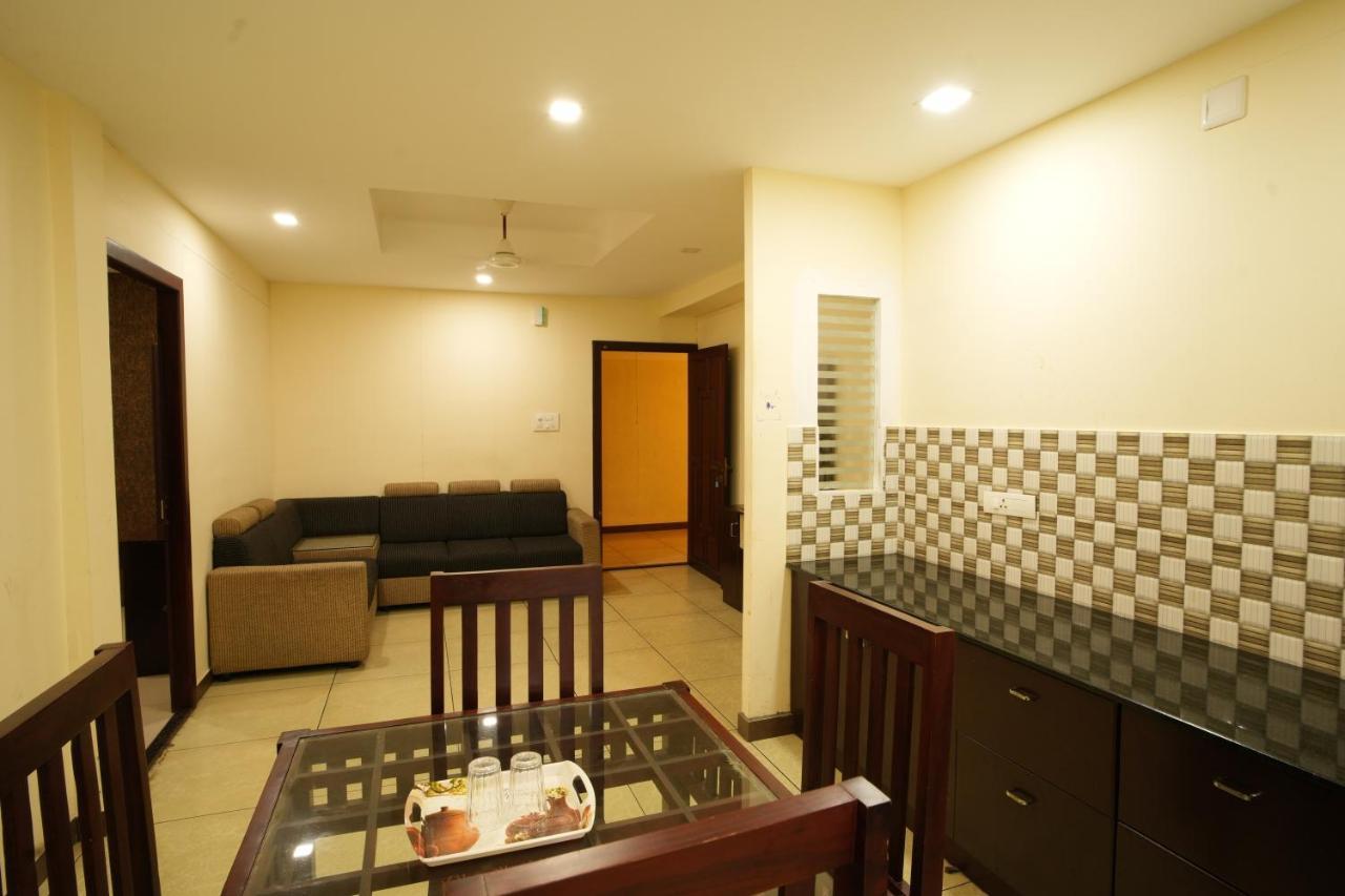 K V Suites Kochi Esterno foto