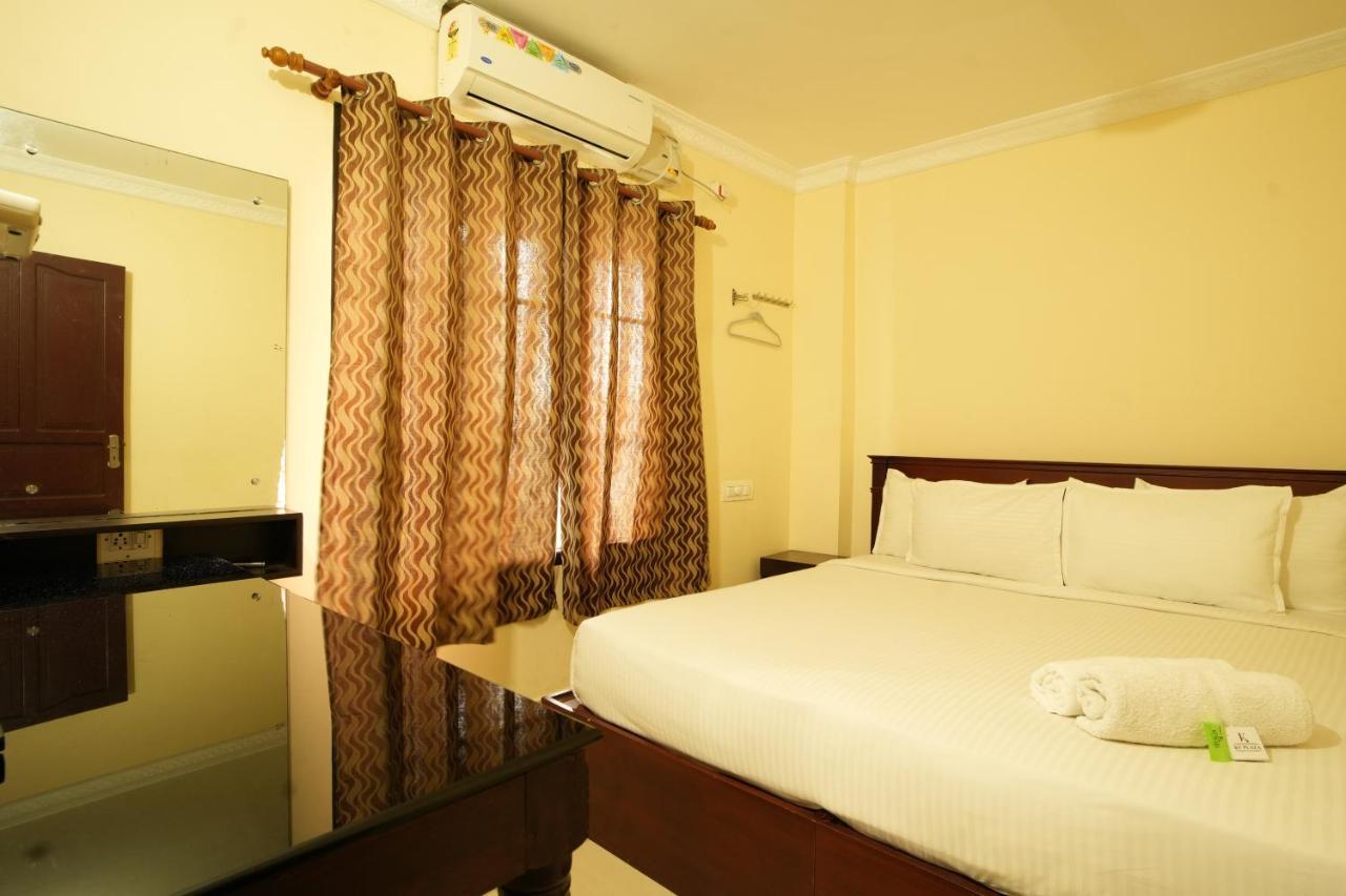 K V Suites Kochi Esterno foto