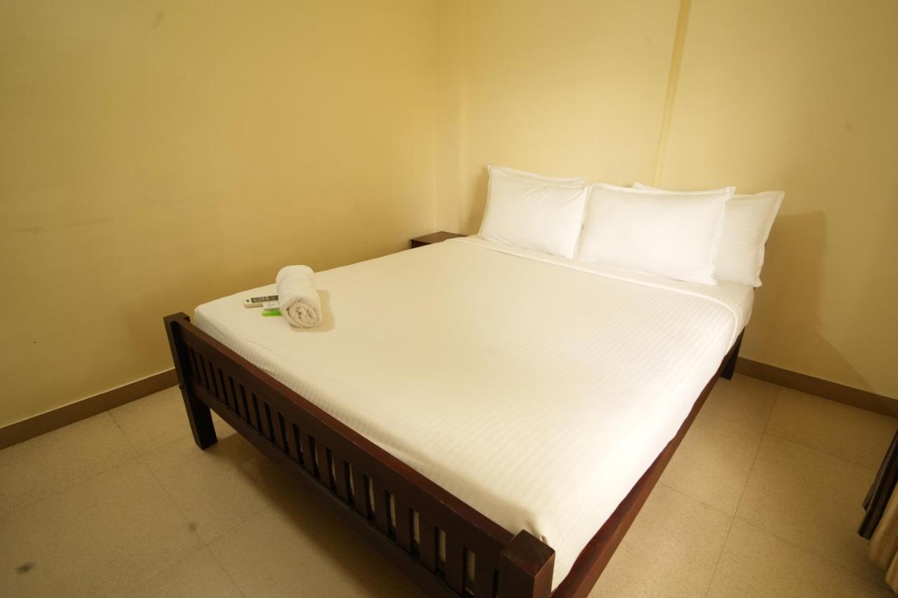K V Suites Kochi Esterno foto