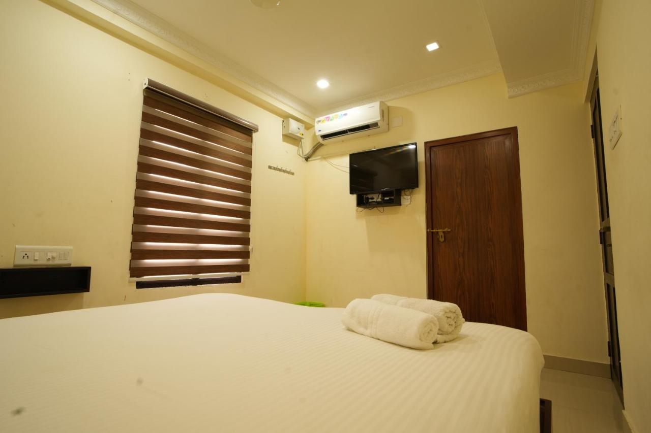 K V Suites Kochi Esterno foto