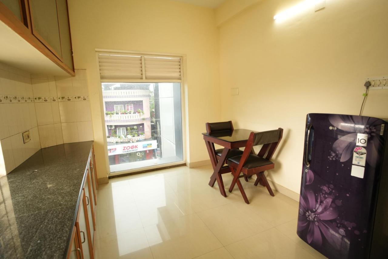 K V Suites Kochi Esterno foto