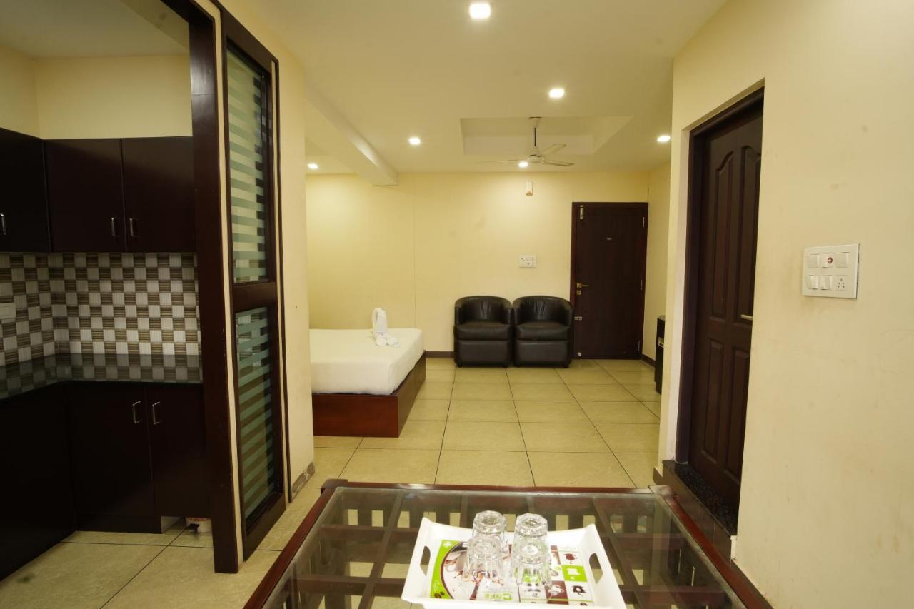 K V Suites Kochi Esterno foto