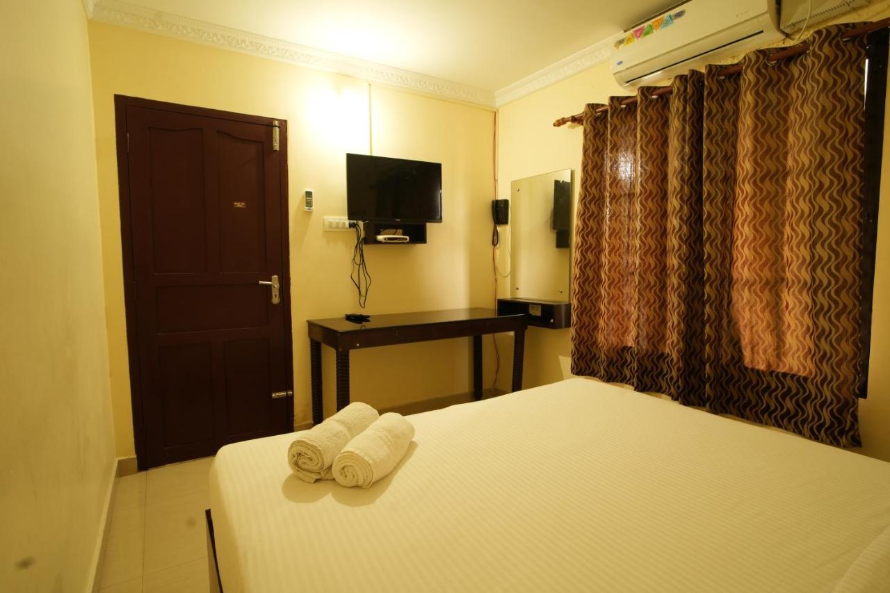 K V Suites Kochi Esterno foto