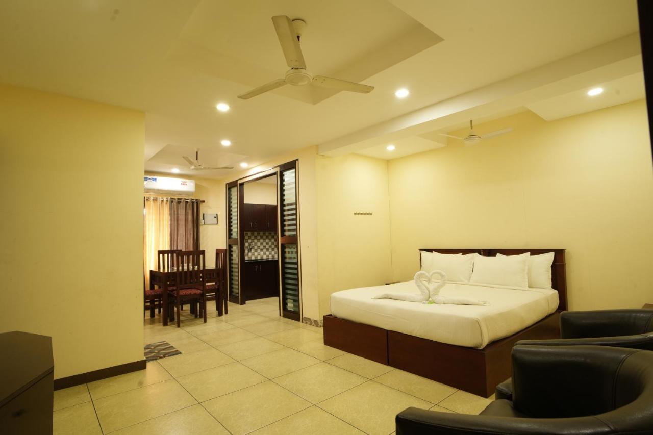 K V Suites Kochi Esterno foto