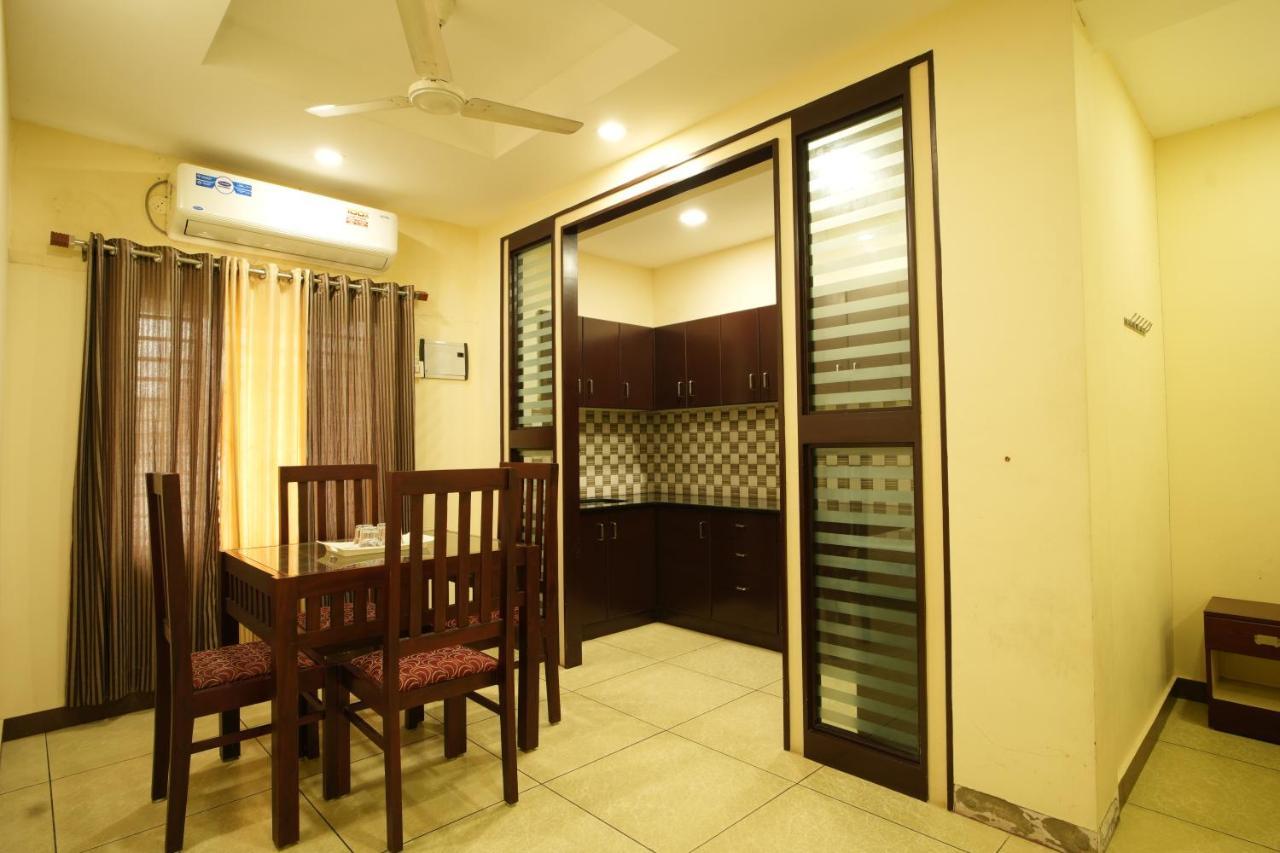 K V Suites Kochi Esterno foto