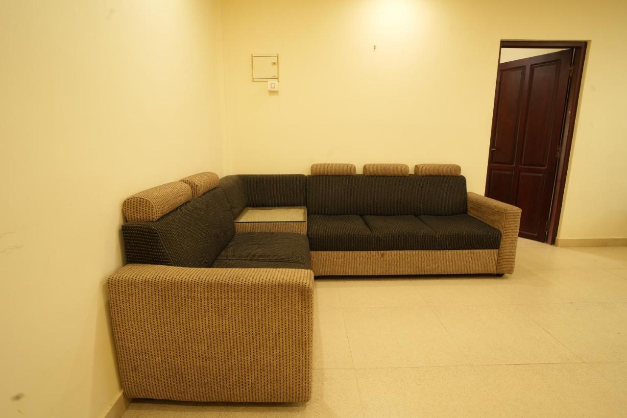K V Suites Kochi Esterno foto