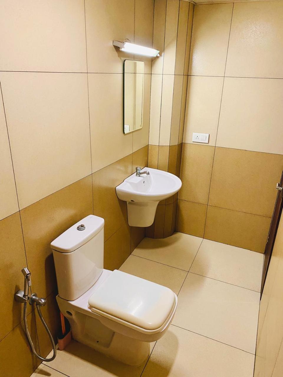 K V Suites Kochi Esterno foto